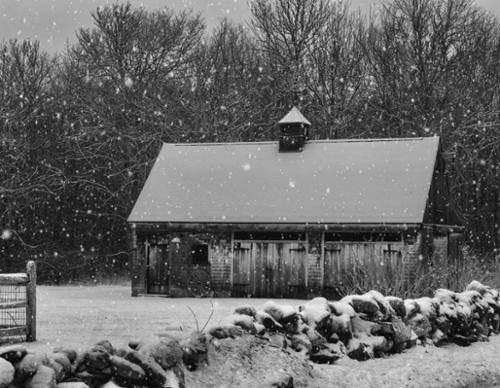 SNOWY BARN