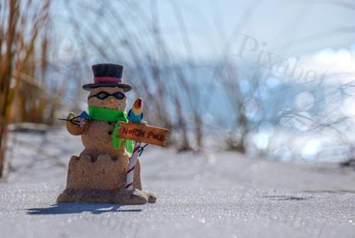 SNOWMAN AT THE BEACH